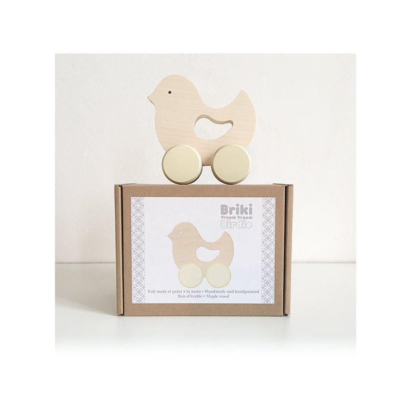 Birdie - der hübsche Holzvogel von Briki Vroom Vroom. Versandkostenfrei ab 39 Euro. goldkind.wien
