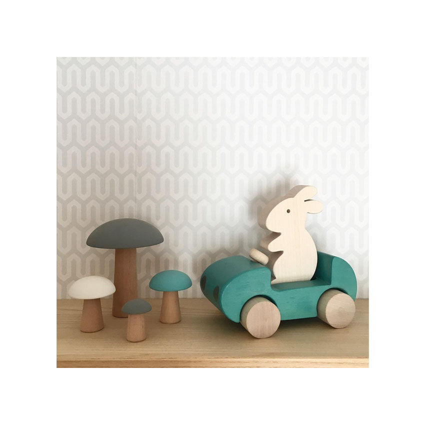 Bunny Car - das hübsche Holzauto mit einem süßen Hasen von Briki Vroom Vroom. Versandkostenfreie Lieferung ab 39 Euro. goldkind.wien
