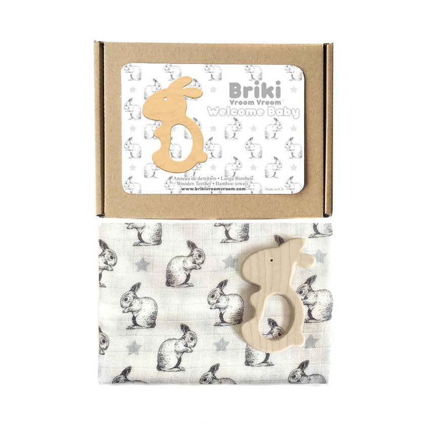 Baby-Box mit Swaddle und Beißring von Briki Vroom Vroom. Versandkostenfrei ab 39 Euro. goldkind.wien