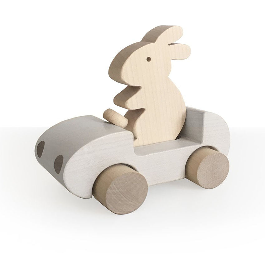 Bunny Car - das hübsche Holzauto mit süße Hase von Briki Vroom Vroom. Versandkostenfrei ab 39 Euro. goldkind.wien